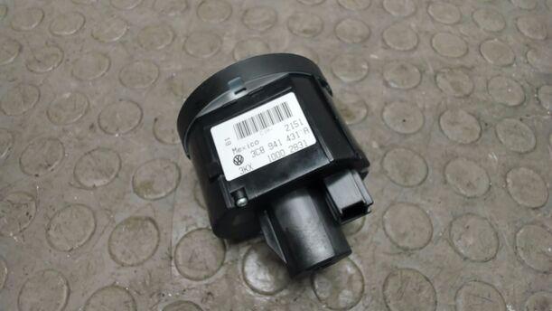 Foto: LICHTSCHALTER eines VW Golf Variant 1.6 TDI DPF Ghia