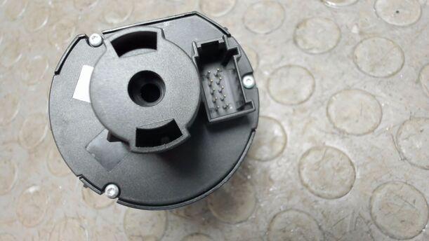 Foto: LICHTSCHALTER eines VW Golf Variant 1.6 TDI DPF Ghia
