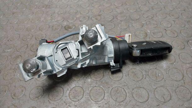 Foto: ZÜNDSCHLOSS / LENKSCHLOSS eines VW Golf Variant 1.6 TDI DPF Ghia