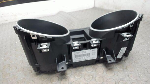 Foto: KOMBIINSTRUMENT / TACHOEINHEIT eines VW Golf Variant 1.6 TDI DPF Ghia