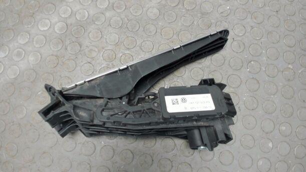 Foto: GASPEDAL ( DIESEL / SCHALTGETRIEBE ) eines VW Golf Variant 1.6 TDI DPF Ghia