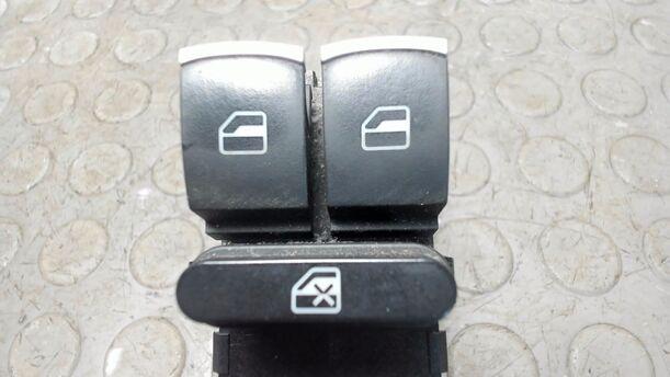 Foto: FENSTERHEBERSCHALTER VORNE LINKS eines VW Golf Variant 1.6 TDI DPF Ghia