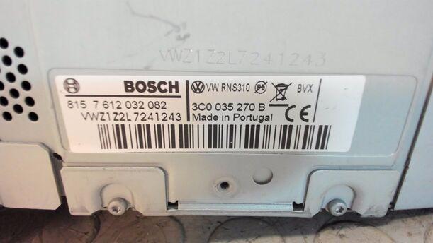 Foto: RADIO eines VW Golf Variant 1.6 TDI DPF Ghia