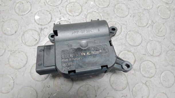 Foto: STELLMOTOR ZENTRALKLAPPE eines VW Golf Variant 1.6 TDI DPF Ghia