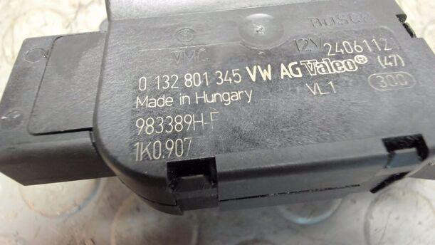 Foto: STELLMOTOR ZENTRALKLAPPE eines VW Golf Variant 1.6 TDI DPF Ghia