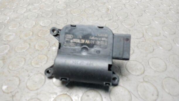 Foto: STELLMOTOR DEFROSTERKLAPPE eines VW Golf Variant 1.6 TDI DPF Ghia