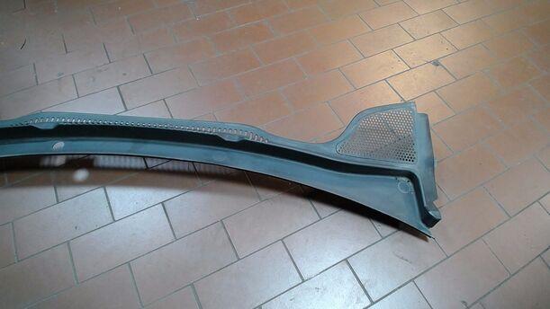 Foto: WINDLAUF/ ABDECKUNG WASSERKASTEN eines Seat Ibiza SC 1.0 Eco TSI S&S Ghia