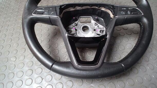 Foto: MULTIFUNKTIONSLENKRAD eines Seat Ibiza SC 1.0 Eco TSI S&S Ghia