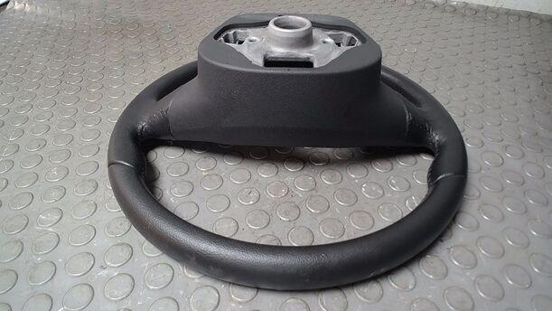 Foto: MULTIFUNKTIONSLENKRAD eines Seat Ibiza SC 1.0 Eco TSI S&S Ghia