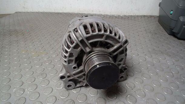 Foto: LICHTMASCHINE ( 140A ) eines VW Golf Variant 1.6 TDI DPF Ghia