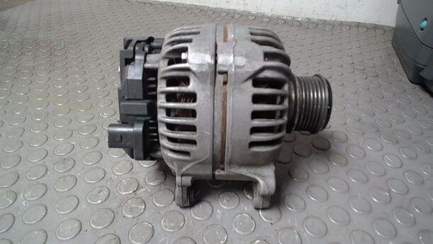 Foto: LICHTMASCHINE ( 140A ) eines VW Golf Variant 1.6 TDI DPF Ghia