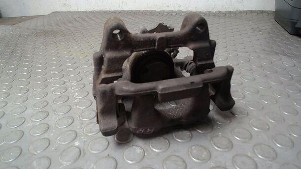 Foto: BREMSSATTEL HINTEN RECHTS ( BOSCH ) eines VW Golf Variant 1.6 TDI DPF GLS