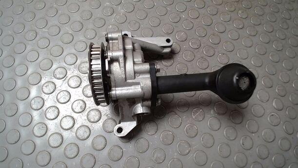 Foto: ÖLPUMPE eines VW Golf Variant 1.6 TDI DPF GLS