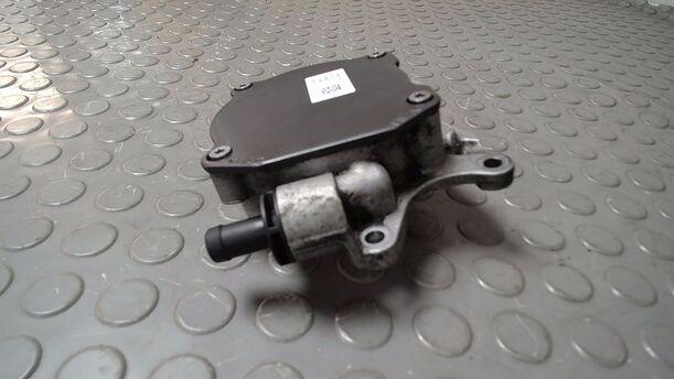 Foto: VAKUUMPUMPE eines VW Golf Variant 1.6 TDI DPF GLS