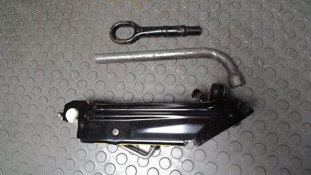 Foto: WAGENHEBER eines VW Golf Variant 1.6 TDI DPF GLS