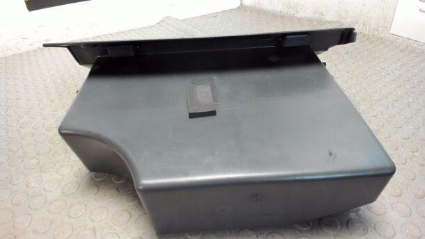 Foto: HANDSCHUHFACH eines Opel Tigra Twin Top 1.3 CDTI GLS