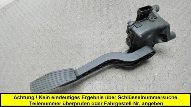 Foto: GASPEDAL ( DIESEL / SCHALTGETRIEBE ) eines Opel Tigra Twin Top 1.3 CDTI GLS
