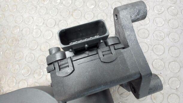 Foto: GASPEDAL ( DIESEL / SCHALTGETRIEBE ) eines Opel Tigra Twin Top 1.3 CDTI GLS