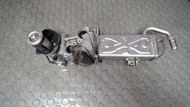 Foto: ABGASKÜHLER eines VW Golf Variant 1.6 TDI DPF GLS