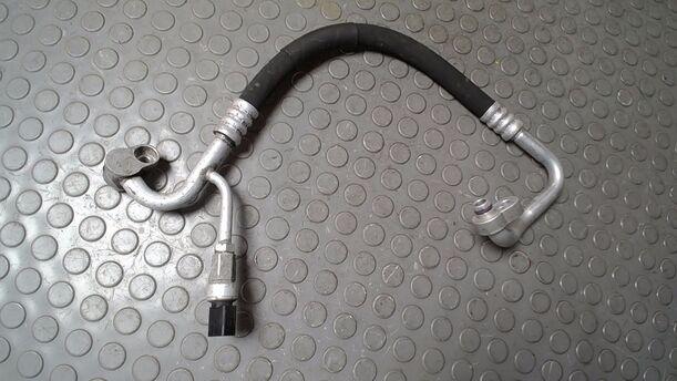 Foto: SCHLAUCH KONDENSATOR/ KOMPRESSOR eines VW Golf Variant 1.6 TDI DPF GLS
