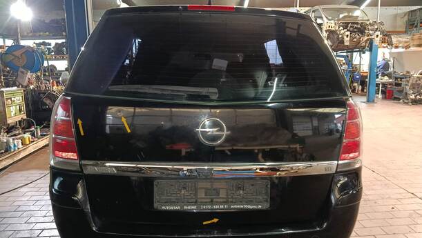 Foto: HECKKLAPPE / HECKDECKEL eines Opel Zafira 1.8 GLS