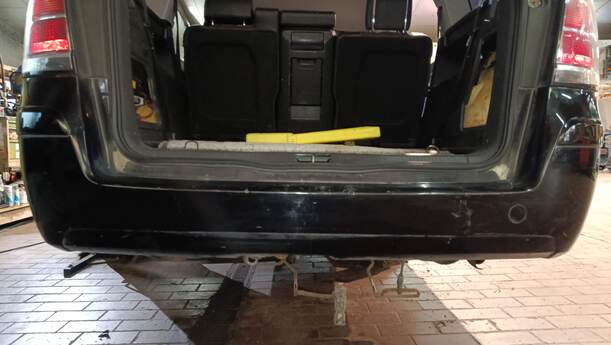 Foto: STOSSFÄNGER / STOßSTANGE HINTEN eines Opel Zafira 1.8 GLS