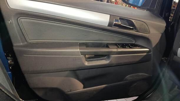 Foto: TÜR VORNE LINKS eines Opel Zafira 1.8 GLS