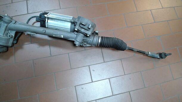 Foto: ELEKTROLENKUNG/ LENKGETRIBE ELEKTRISCH eines VW Golf Variant 1.6 TDI DPF GLS