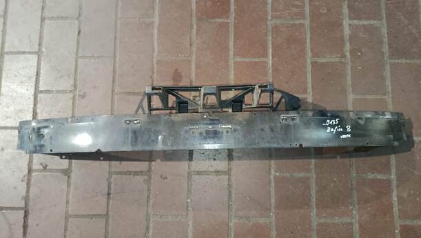 Foto: VERSTÄRKUNG VORN eines Opel Zafira 1.8 GLS