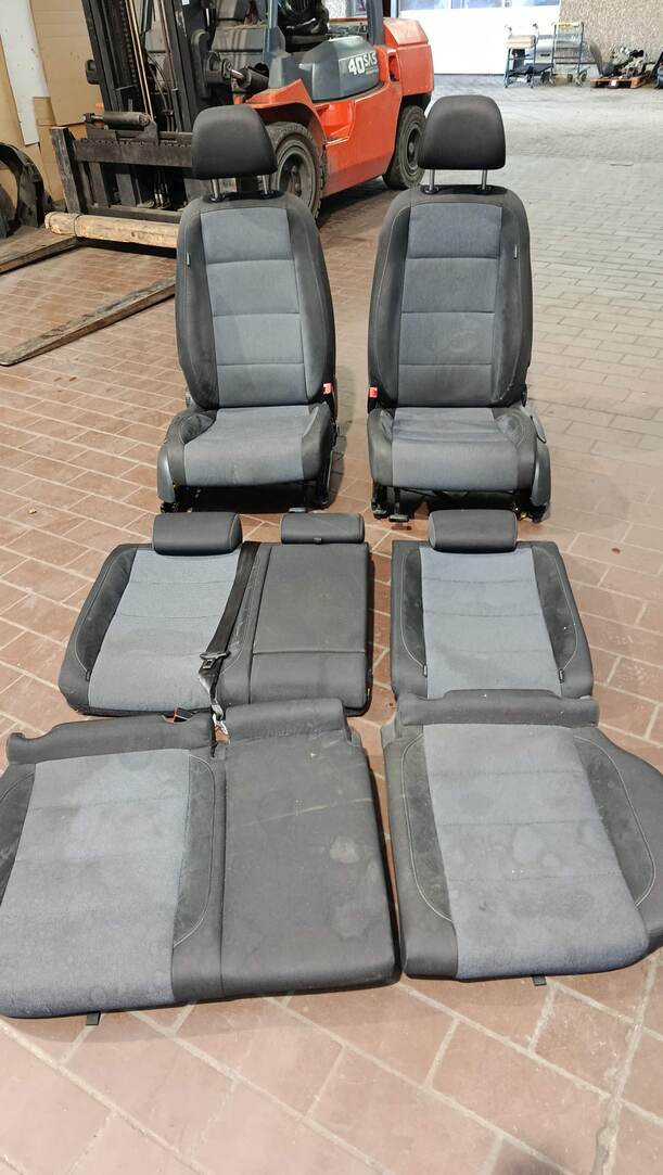 Foto: INNENAUSSTATTUNG eines VW Golf Variant 1.6 TDI DPF GLS