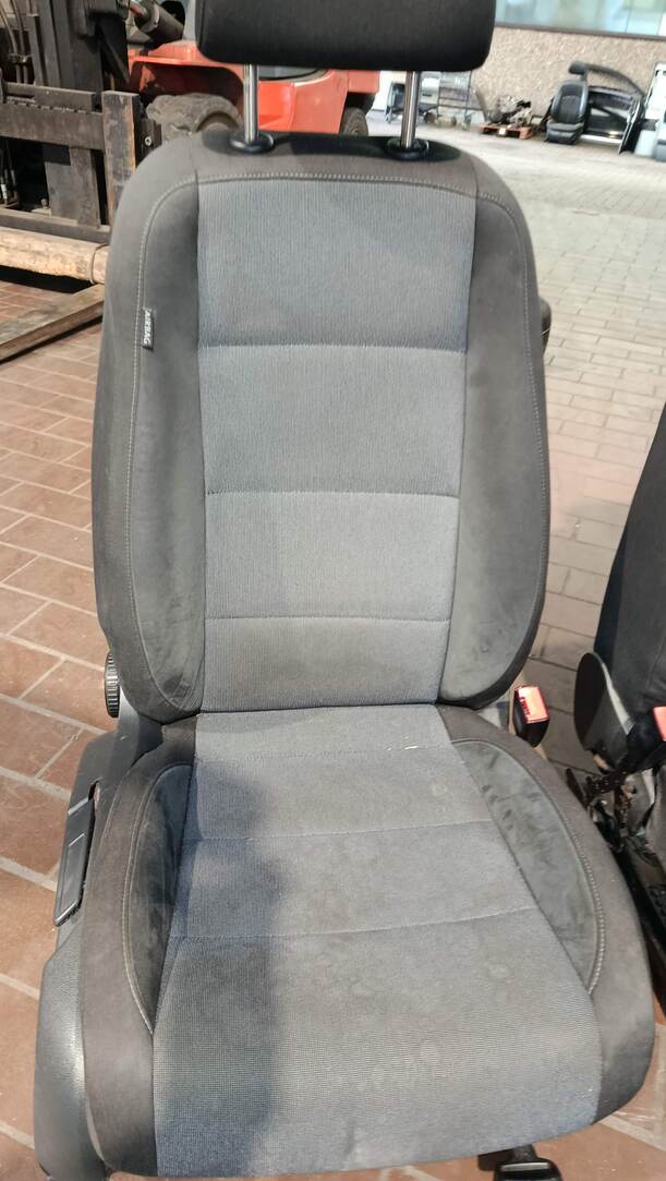 Foto: INNENAUSSTATTUNG eines VW Golf Variant 1.6 TDI DPF GLS
