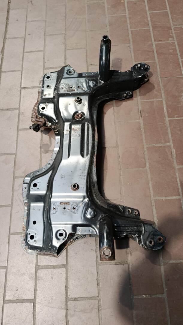 Foto: VORDERACHSTRÄGER eines Fiat Doblo Cargo DPF GLS