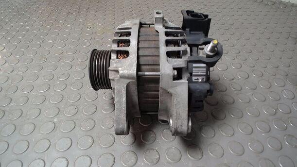 Foto: LICHTMASCHINE ( 90 A ) eines Kia Ceed 1.4 CVVT SW ISG GLS