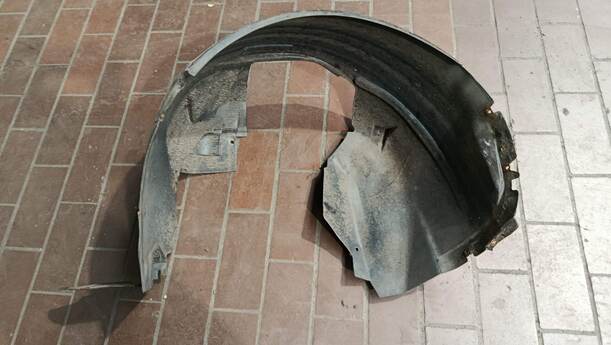 Foto: RADHAUSSCHALE / INNENKOTFLÜGEL LINKS eines Fiat Doblo Cargo DPF GLS