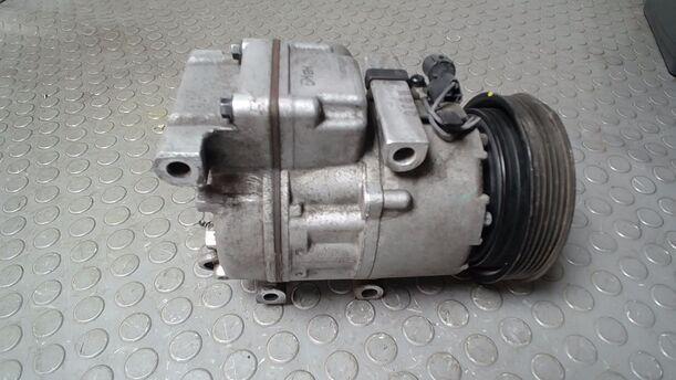 Foto: KOMPRESSOR KLIMAANLAGE/ KLIMAKOMPRESSOR eines Kia Ceed 1.4 CVVT SW ISG GLS