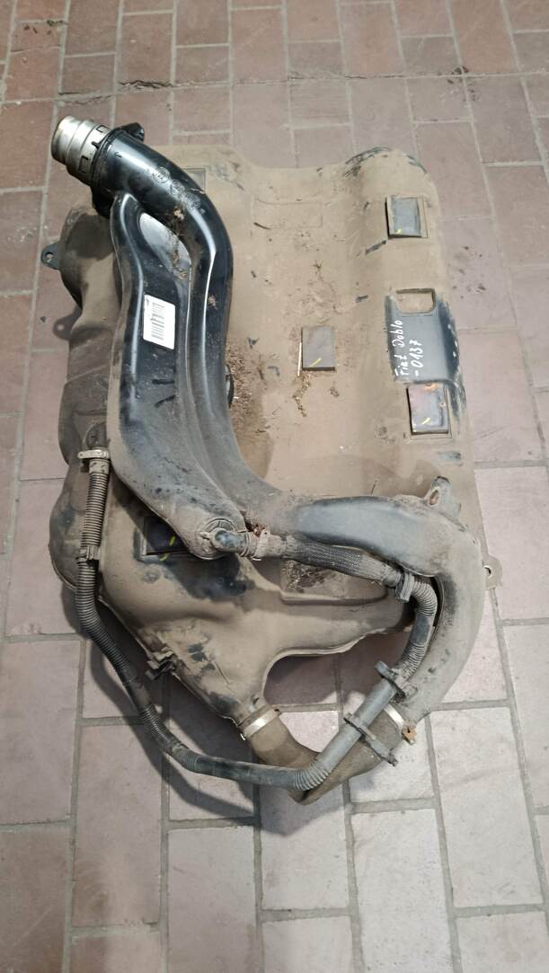 Foto: KRAFTSTOFFTANK ( DIESEL ) eines Fiat Doblo Cargo DPF GLS