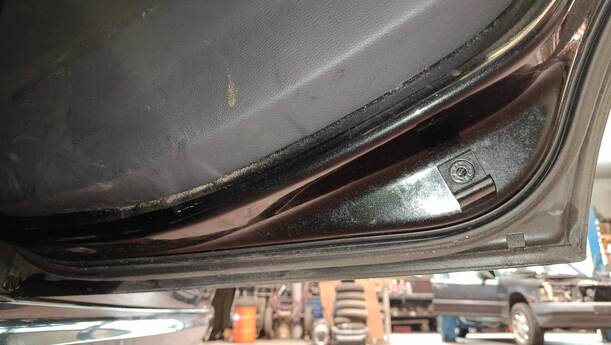Foto: TÜR HINTEN RECHTS eines BMW 320d DPF Touring Aut. GLS