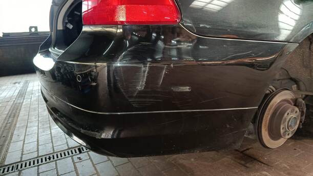 Foto: STOSSFÄNGER / STOßSTANGE HINTEN eines BMW 320d DPF Touring Aut. GLS