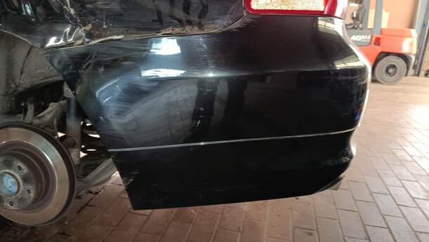 Foto: STOSSFÄNGER / STOßSTANGE HINTEN eines BMW 320d DPF Touring Aut. GLS