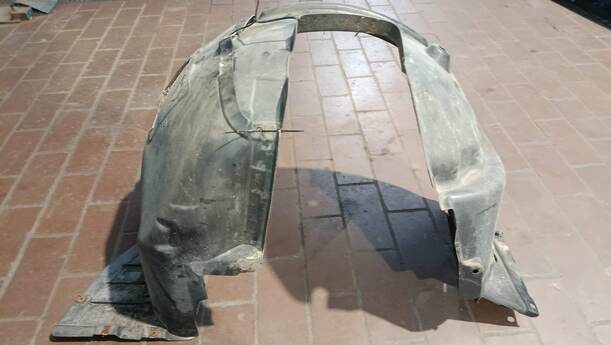 Foto: RADHAUSSCHALE / INNENKOTFLÜGEL RECHTS eines BMW 320d DPF Touring Aut. GLS