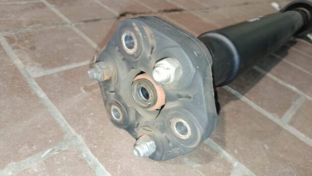 Foto: KARDANWELLE ( AUTOMATIK ) eines BMW 320d DPF Touring Aut. GLS