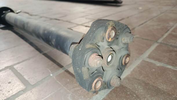 Foto: KARDANWELLE ( AUTOMATIK ) eines BMW 320d DPF Touring Aut. GLS