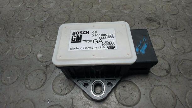 Foto: QUERBESCHLEUNIGUNGSSENSOR / DREHRATENSENSOR eines Opel Tigra Twin Top 1.3 CDTI GLS