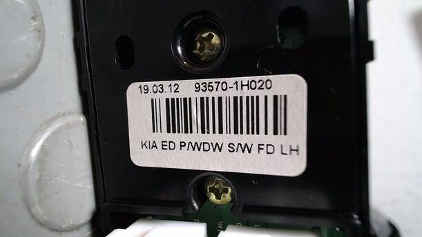 Foto: FENSTERHEBERSCHALTER eines Kia Ceed 1.4 CVVT SW ISG