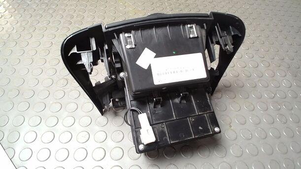Foto: ASCHENBECHER/ ABLAGEFACH MITTELKONSOLE eines Kia Ceed 1.4 CVVT SW ISG GLS