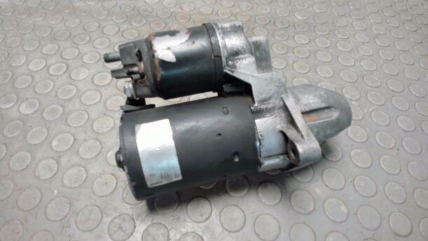 Foto: ANLASSER / STARTER eines Opel Tigra Twin Top 1.3 CDTI GLS