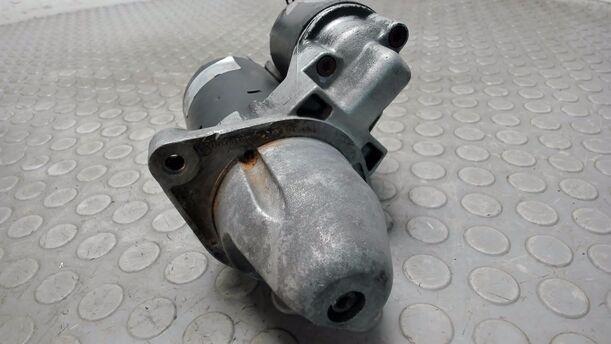 Foto: ANLASSER / STARTER eines Opel Tigra Twin Top 1.3 CDTI GLS
