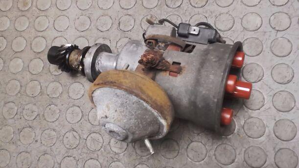 Foto: ZÜNDVERTEILER BOSCH eines VW Passat 1,6