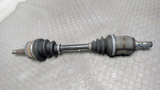 Foto: ANTRIEBSWELLE LINKS eines Opel Tigra Twin Top 1.3 CDTI