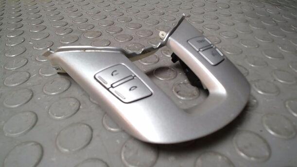 Foto: LENKRADABDECKUNG/ SCHALTER TELEFON eines Kia Ceed 1.4 CVVT SW ISG